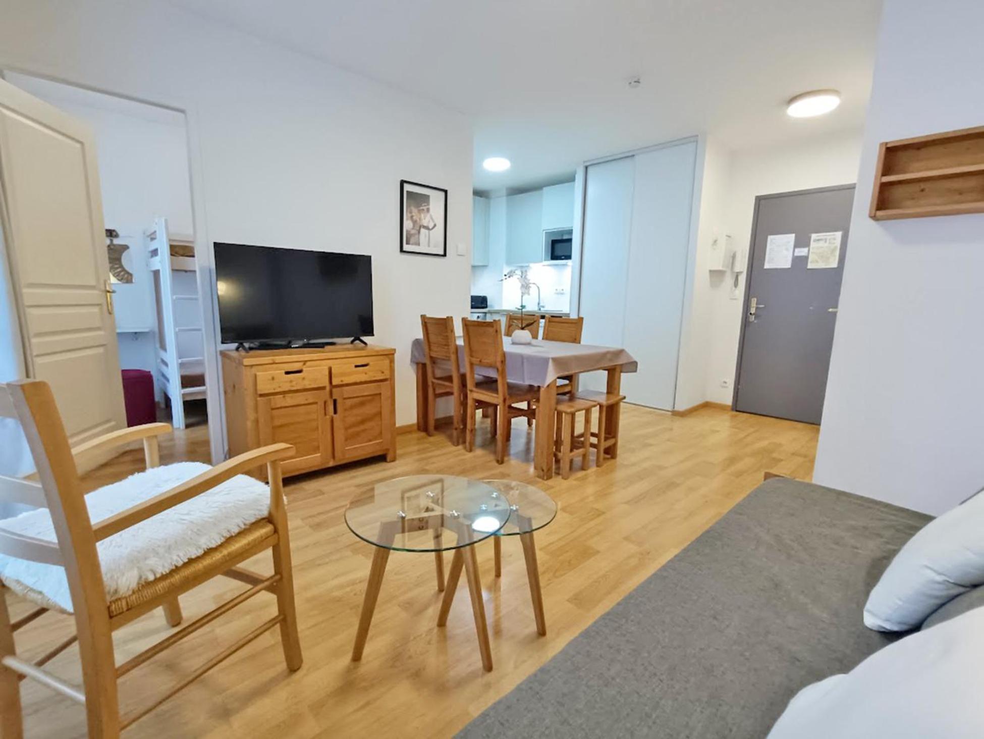L'Eterlou, T3, Centre Luchon, Wifi, Casier A Skis, Ascenseur, 6 Personnes Bagnères-de-Luchon Eksteriør bilde