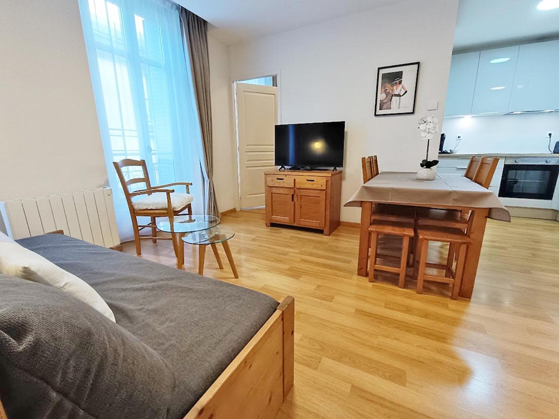L'Eterlou, T3, Centre Luchon, Wifi, Casier A Skis, Ascenseur, 6 Personnes Bagnères-de-Luchon Eksteriør bilde